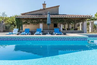 Delightful 2 Bedroom Villa, Private Pool, Mountain Views, 5 mins from Pollensa & Port de Pollensa!