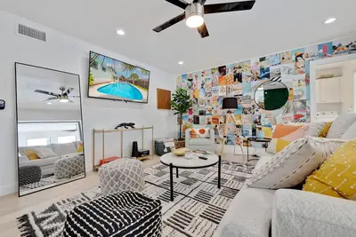 Image de 1731 Harbor Pool Home – Split-Level Retreat with Pool, Outdoor Dining & Near Beach