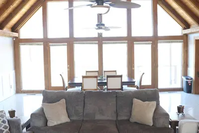 Image de Spacious 5-Bedroom Home on Lake Cumberland!