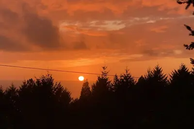 Image de Contemporary House with Ocean View Decks