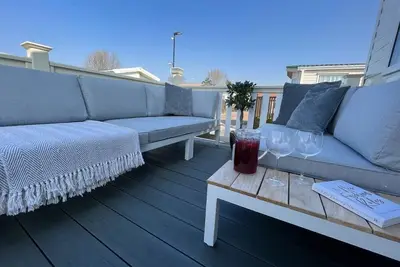 Image de 2 Bed - Sleeps 6 - 15min Walk to Beach