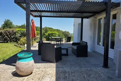 Image de Maison familiale landaise, au calme, avec piscine.