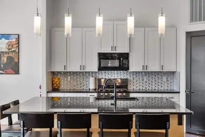 Image de Capri: Rooftop Sunsets & Family Games Await