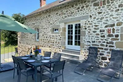 Image de Ancien corps de ferme rénové avec terrasse, chauffage électrique et wifi à Marcillat-en-Combraille