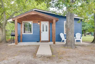 Image de Half-Mi to Marina: Pet-Friendly Disney Home