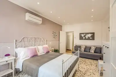 Image de Apartment near the sea of Rome for a couple or small groups of people