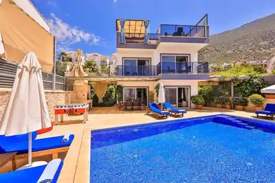 Image de Beautiful 3 Bedroom Villa, Private Pool and Sea Views
