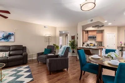 Image de Surprise Ground Floor Condo with 2 Private Courtyards! Heated Community Pool!