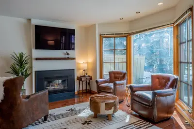 Andora Villa Condo 119 - Relax on Trail Creek and Walk to Downtown