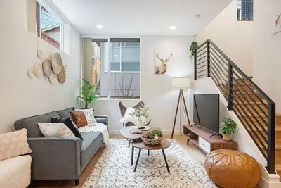 Image de Perch - The Ashworth 69: New & Modern 3br | Pet | Lake Union