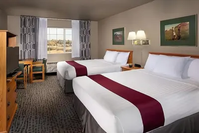 Image de Perfect For Family Getaway, Near Wsu! Spacious Room w/ Free Parking, Pool