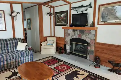 Image de Country Cottage, guest friendly solitude in the forest. 4 season activity nearby