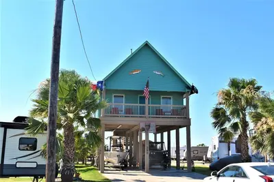 Image de New Listing! Minutes away from Beach, Intercoastal, & boat ramp. Great Fishing!