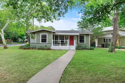 Image de 3br Home with Grill & Yard - Long Stays Welcome!