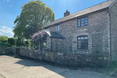 Image de Cynynion Uchaf - 18th Century Farmhouse, Wales Border, Pets, Log Burner & Views