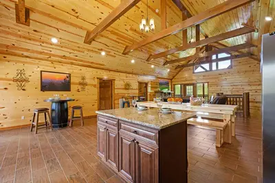 Image de ★Mountain Grace★ | Pool House, Hot Tub, Sleeps 26