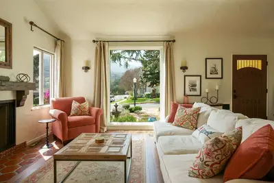 Image de Charming Spanish 3 Bedroom 2 Bathroom Home in Glendale