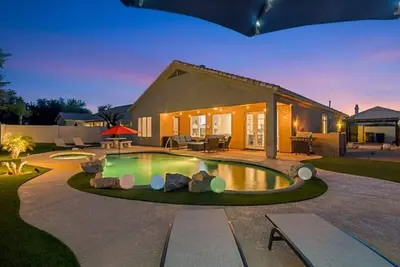 Image de Your Az Oasis, Heated pool and cleaning fee are all included for free!