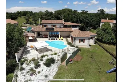 Image de Arton villa with heated pool in the heart of green Istria