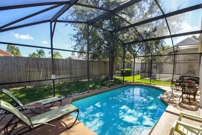 Image de Villa de luxe avec piscine privée. Reconditionnement majeur 2017. Très proche de Disney