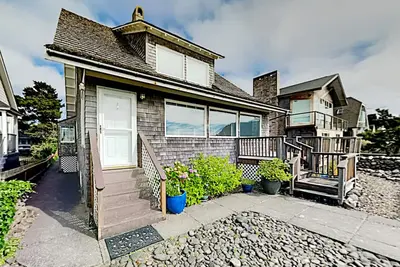 Image de Oceanfront 3 bed/3 bath house for up to 9 guests, 3 cars, 1 sm. non-shedding dog