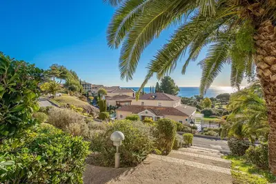 Image de Joli appartement pour 4 personnes avec piscine, climatisation, Wifi, Tv et terrasse