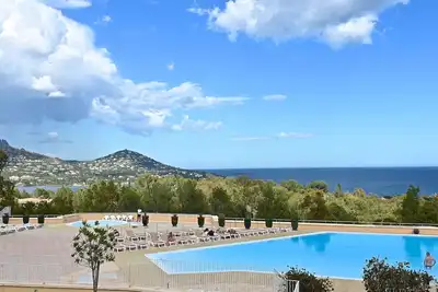 Image de Agréable appartement pour 4 personnes avec Wifi, piscine, climatisation, Tv et terrasse