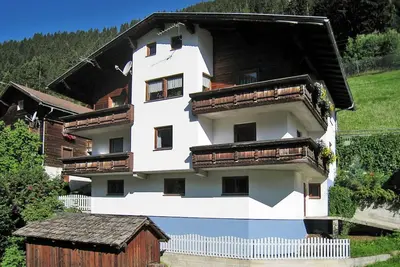 Joli appartement pour 8 personnes avec Wifi, Tv, balcon, animaux admis et parking