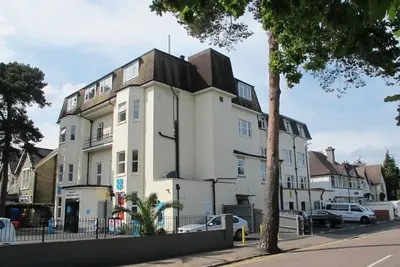 Image de 2-Bed Coastal Apartment - Sleeps 4 & Views