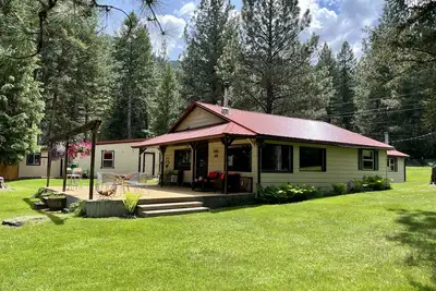 Image de Blackfoot Riverfront Home, Gorgeous River Views on One Acre, 15 min. To Missoula