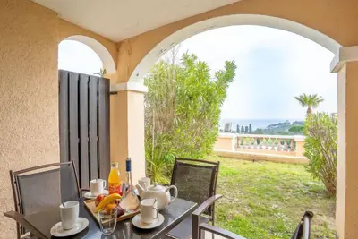 Le Village (E1 121) by Interhome