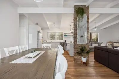 Image de Dundas Escape - 750m To The Beach