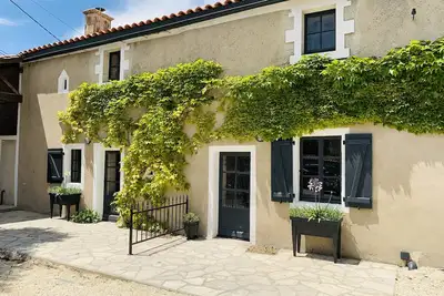 Image de Tranquil Cosy interconnecting Gîtes with Private Pool