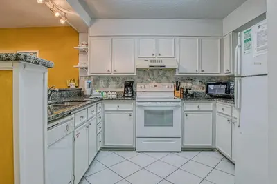 Image de Updated Beach Front Property! ! !
