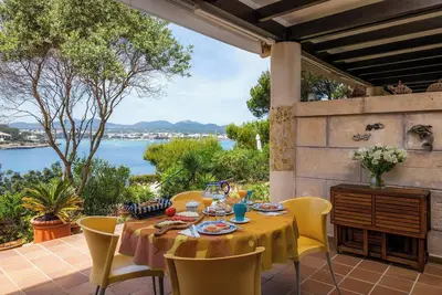Image de Maison de vacances 'Casa Vacacional Es Niu' avec vue sur mer, jardin et Wi-Fi.