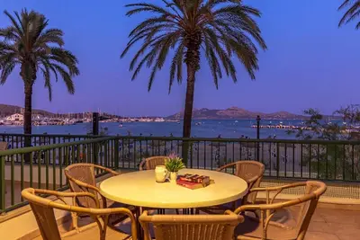Image de Appartement de plage 'Daniela' avec vue sur la mer, climatisation, balcon et Wi-Fi.