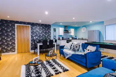 Image de Lovely 2 bed apartment ✔pool table ✔free parking