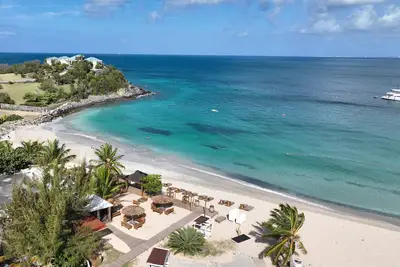 Image de Les ilots de friar's bay à 100 m d'une plage paradisiaque