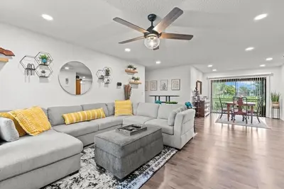 Image de Modern Oasis: Tranquil Living in Royal Palm Beach
