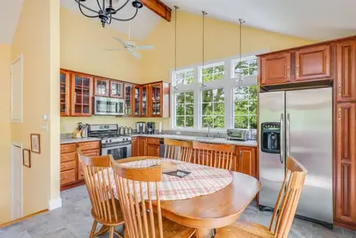 Image de Hidden Hollow Cottage | 75 Yards To Blackfish Creek