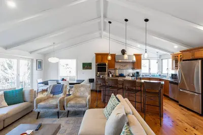 Image de Perfect Chatham Retreat | Access To Lovers Lake