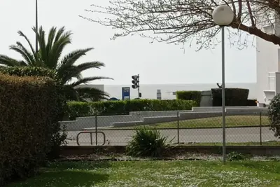 Image de Studio à 30 mètres de la plage Grande Conche Royan 17 : vue mer, commerces.