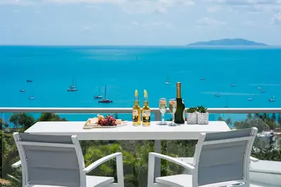 Image de Stunning Two  Bedroom Apartment With Ocean Views