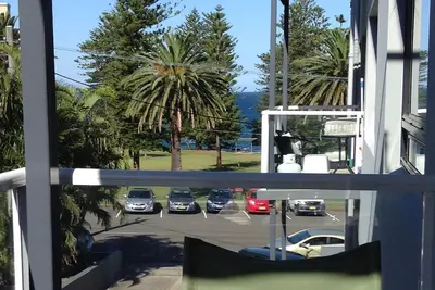 Image de Sunny apartment with balcony next to the beach