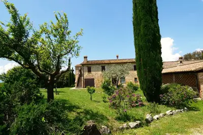 Image de I run away to Umbria, Monti