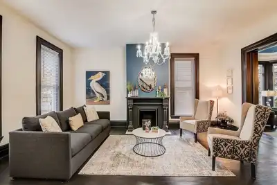 Image de Old Plat Homestead - private pool & close to beach!