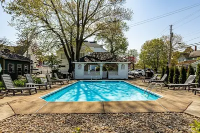 Image de Modern Coastal Retreat - private pool & close to beach!