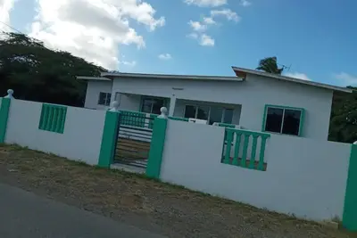 Image de Vacation home with terrace, balcony and garden view