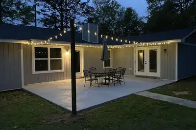 Image de Peaceful Fairhope Retreat-large home on 1 acre lot!