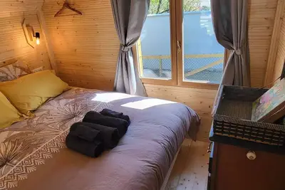 Image de Roulotte tout confort  à proximité de la ville! (animaux bienvenus)